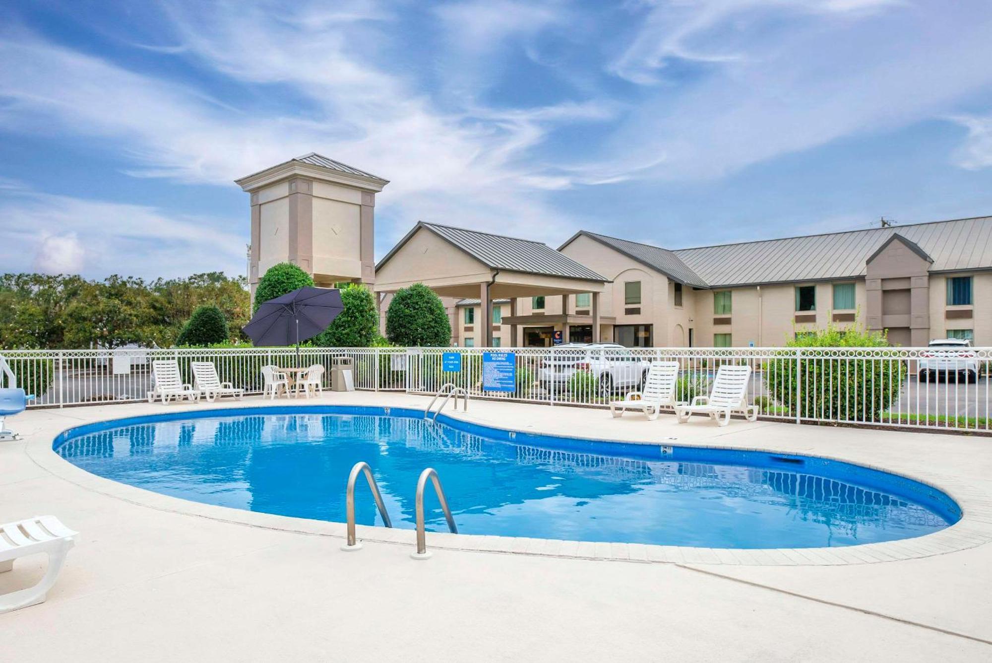 Comfort Inn Petersburg Near Fort Gregg-Adams Exterior foto