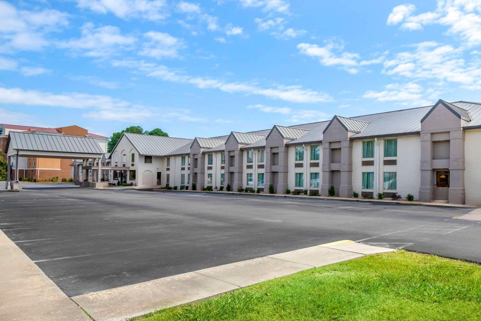 Comfort Inn Petersburg Near Fort Gregg-Adams Exterior foto