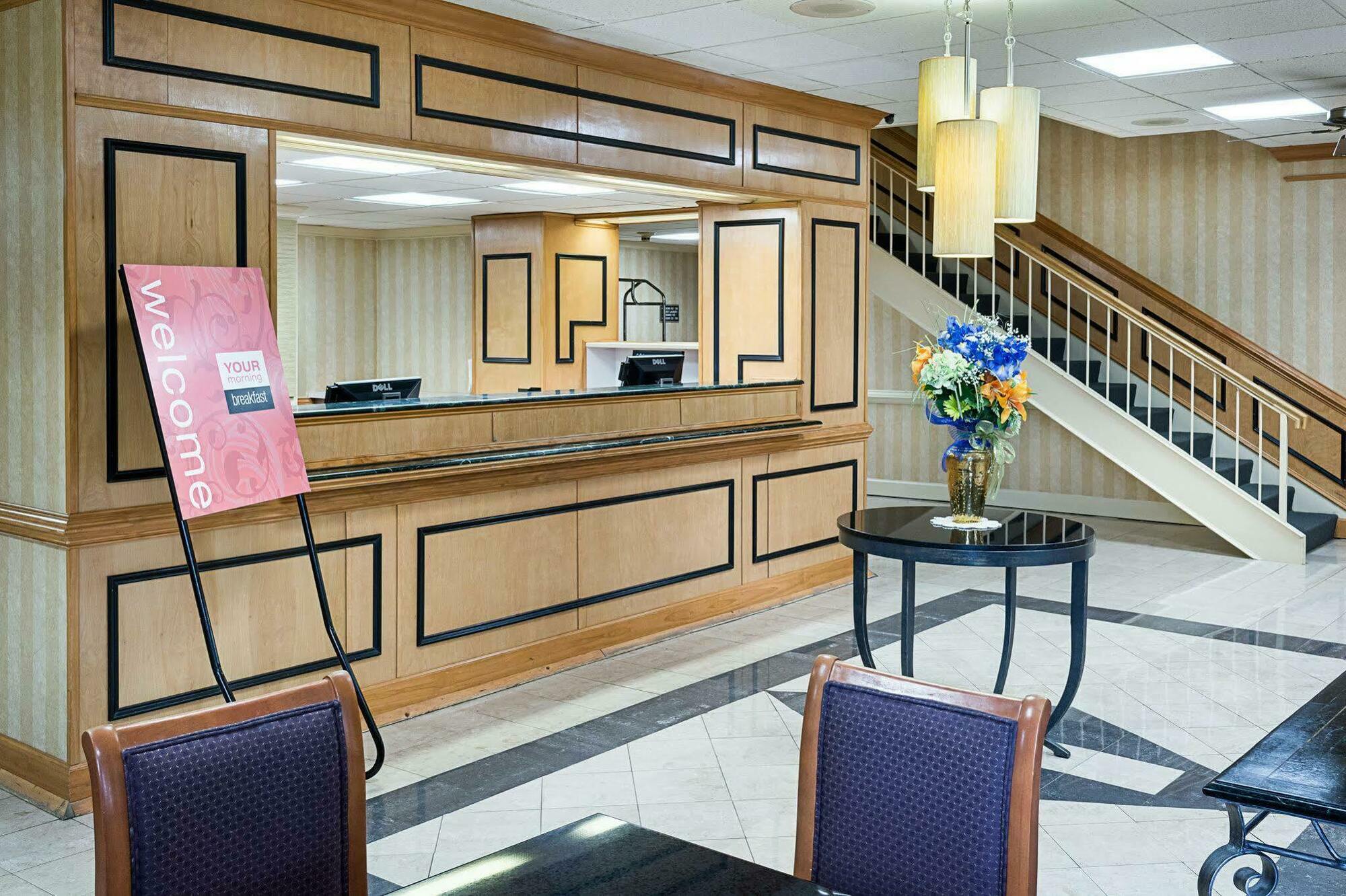 Comfort Inn Petersburg Near Fort Gregg-Adams Exterior foto